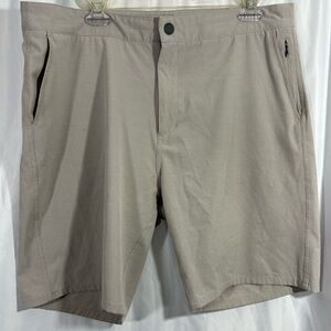 JOHNNIE-O Mens Dawn to Dusk Performance Shorts Size 36 Tan 8.5 Inch Inseam
